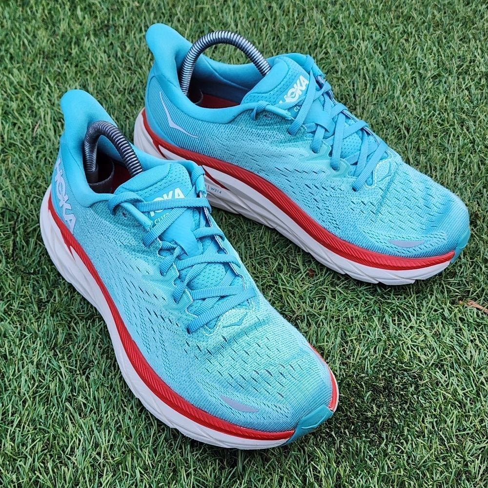 HOKA CLIFTON 8 - Womens Athletic Shoes - SIZE 9B (( please See All Pictures))